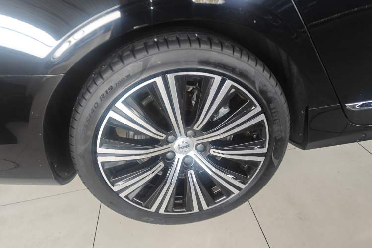 Used Volvo S90 2024 B5 Zhiyuan Luxury Edition