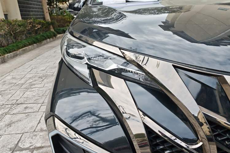 Used Toyota SIENNA 2024 2.5L Hybrid Comfort Edition Exterior 6