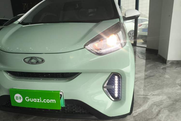 Used Chery QQ Little Ant 2022 Sweet Pink Edition Half-Sugar Version Lithium Iron Phosphate 29.2 kWh 30 kW 301 km