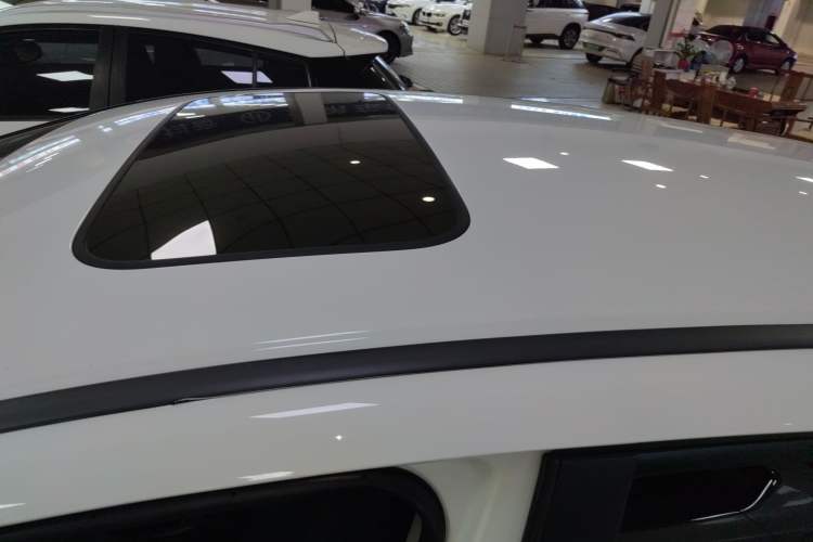 Used Honda Jade 2016 1.8L Automatic Comfort Elite Version 5 Seats Roof