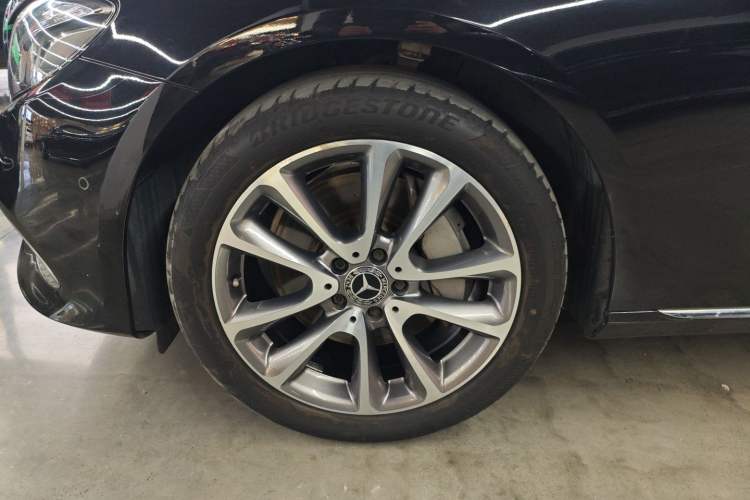 Used Mercedes-Benz E-Class 2018 Facelift E 300 L Luxury Edition
