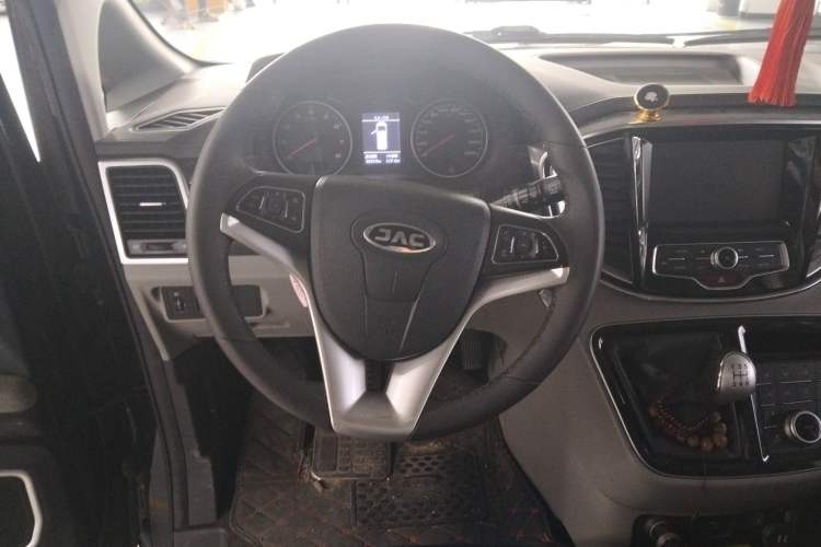 Used JAC Refine M4 2016 2.0L Manual Luxury Version