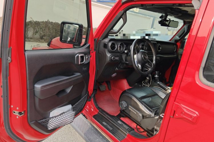 Used Jeep Wrangler 2019 2.0T Sahara 4-Door Version China V Standard
