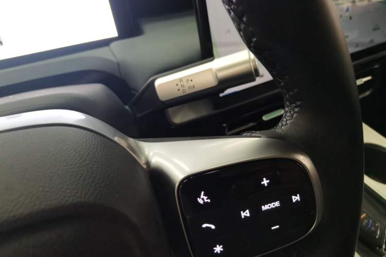 Used AION Y 2022 Plus 70 Enjoy Edition Gear Lever