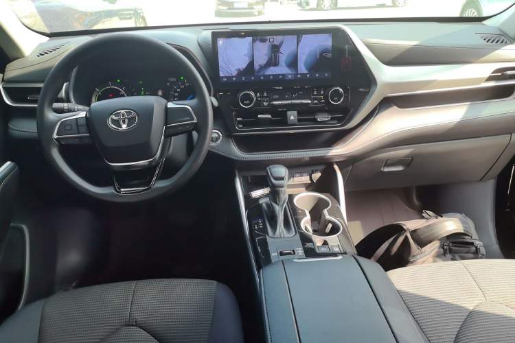 Used Toyota Highlander 2023 2.5L Smart Electric Hybrid Dual-Engine Two-Wheel Drive Elite Version 5 Seats Center Console