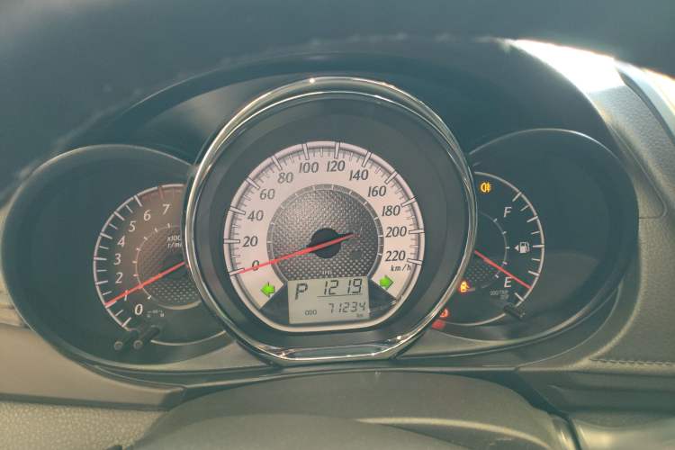 Used Toyota YARiS L Zhi Xuan 2015 1.5G Automatic Xuan Dong Sunroof Special Edition