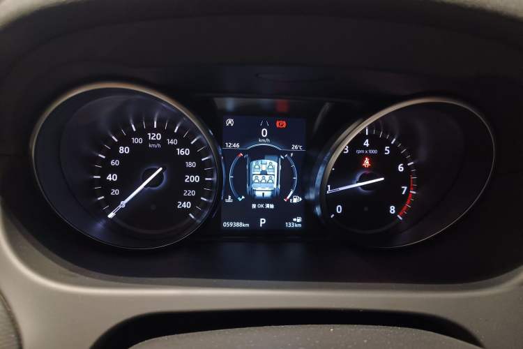 Used Land Rover Discovery Sport 2019 240 PS SE Dynamic Version China VI Standard Instrument Cluster