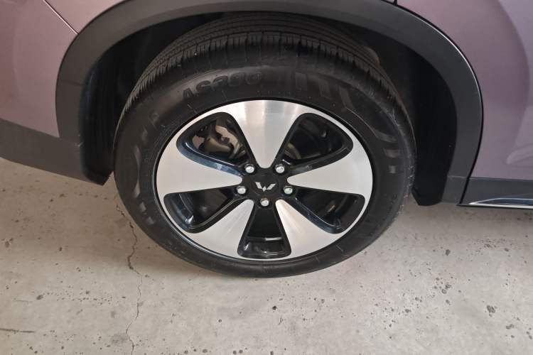 Used Wuling Xingyun 2023 2.0L DHT Flagship Edition Right Rear Wheel Hub