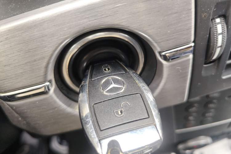 Used Mercedes-Benz GLK-Class 2011 GLK 300 4MATIC Dynamic Model Vehicle Key