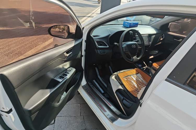 Used Hyundai Verna (new generation) 2016 1.4L Manual Cool Edition GLS
