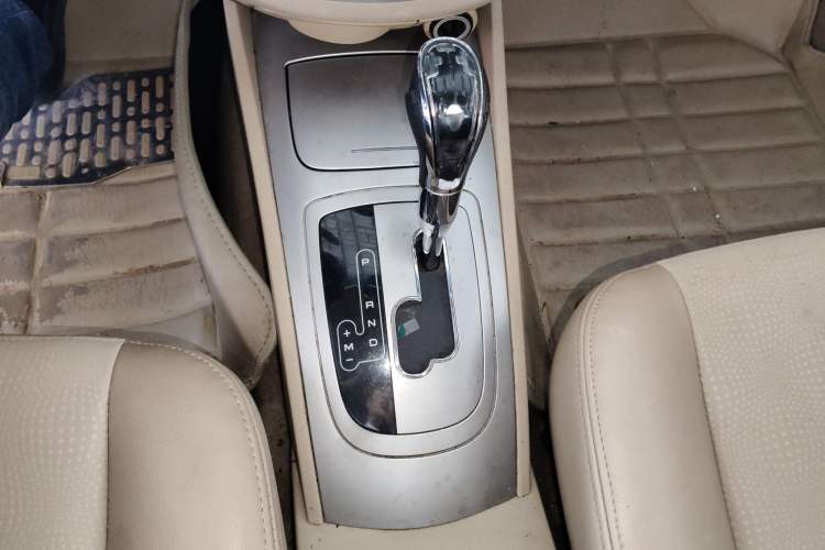 Used Buick Excelle 2013 1.5L Automatic Classic Model
