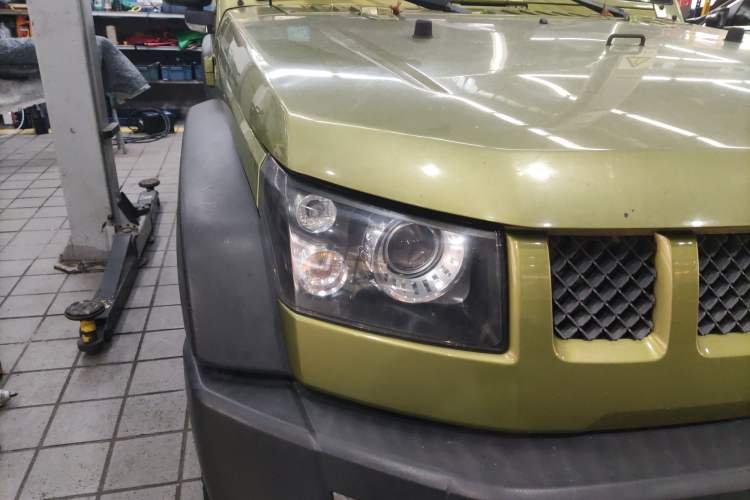 Used BAIC Off-Road BJ40 2014 2.4L Manual Cross-Country Edition Right Front Headlight