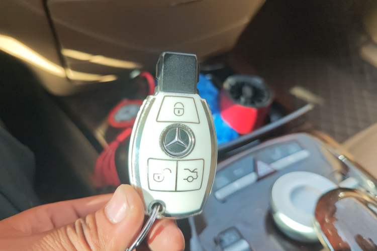 Used Mercedes-Benz S-Class 2010 S 300 L Luxury Model Vehicle Key