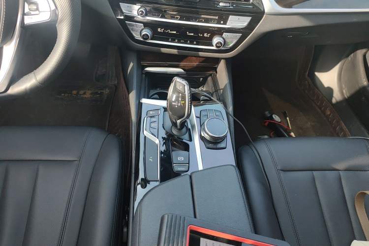 Used BMW 5 Series 2018 525Li Luxury Package