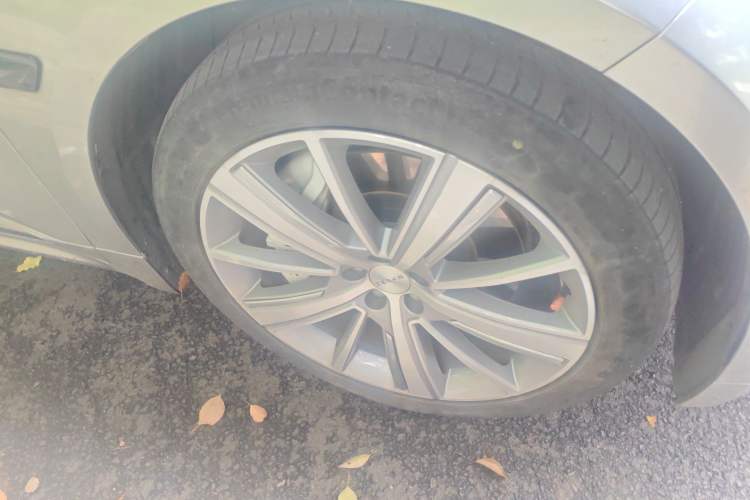 Used Zeekr 001 2021 Ultra-Long Range Dual-Motor YOU Version Right Front Wheel Hub