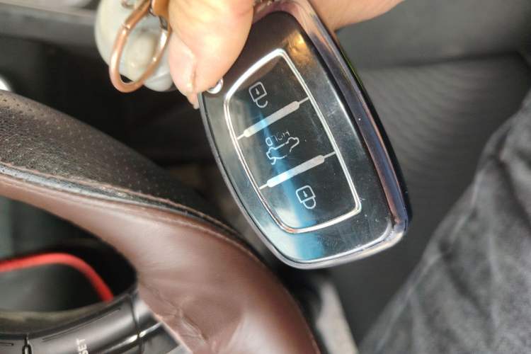 Used Hyundai Elantra (5th Generation / Langdong) 2016 1.6L Manual Luxury Model Vehicle Key