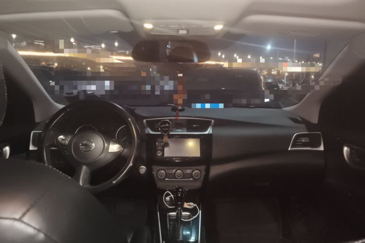 Used Nissan Sylphy 2018 1.6XV CVT Deluxe Edition Center Console