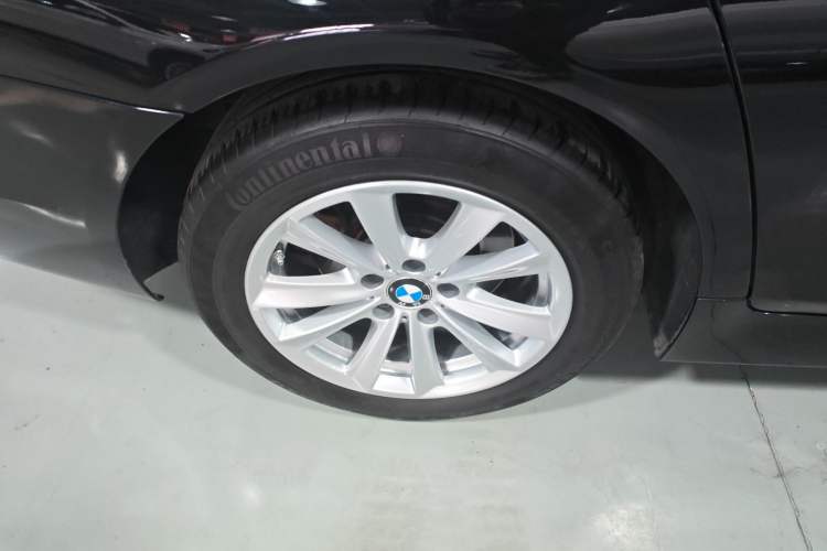 Used BMW 5 Series 2014 520Li Elegant Model
