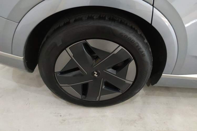 Used ONVO Luxeed L90 2025 Model—Max Six-Seater Version
