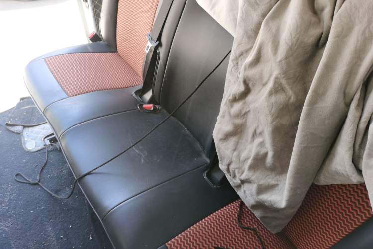 Used Ford Transit 2019 2.0T Diesel Multi-Purpose Commercial Vehicle Short Wheelbase Mid-Roof Design 6-Seater China VI Standard
