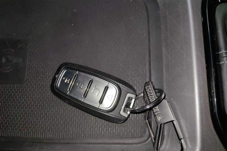 Used Geely Auto Emgrand 2022 4th Generation 1.5L CVT Flagship Model Vehicle Key