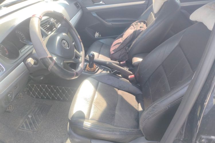 Used Volkswagen Lavida 2015 1.6L Manual Fashion Edition Left Front Seat