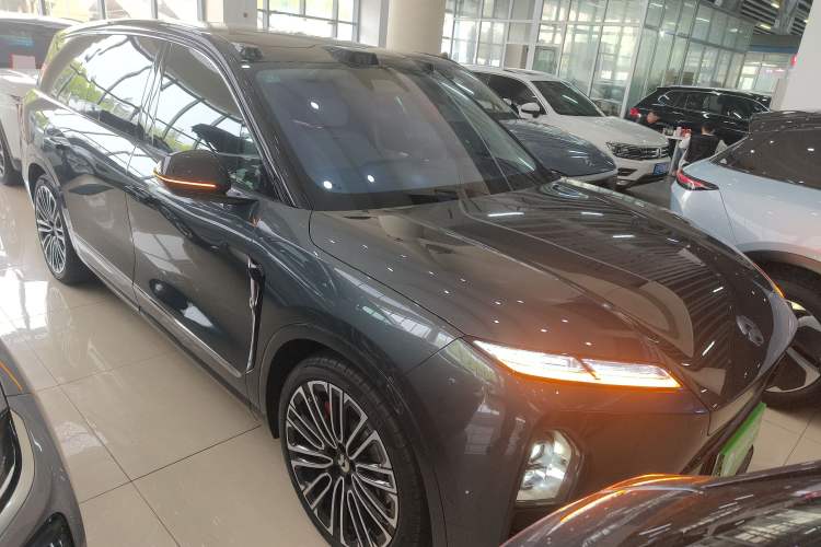 Used Nio ES8 2026 Model 6-seat Executive Signature Edition Front Right 45 Deg