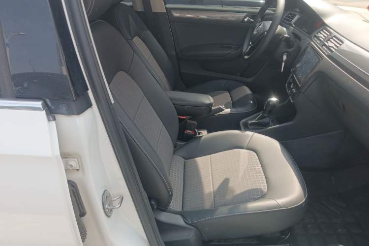 Used Volkswagen Santana 2018 1.5L Automatic Comfort Edition Right Front Seat