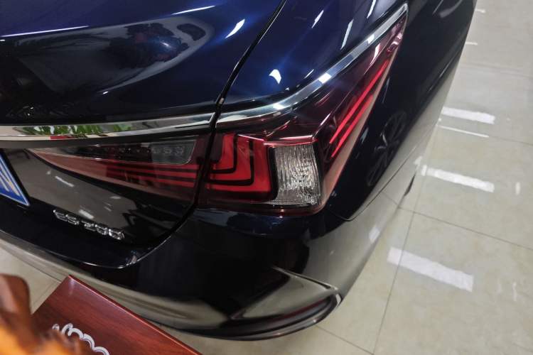 Used Lexus ES 2022 200 Excellence Edition