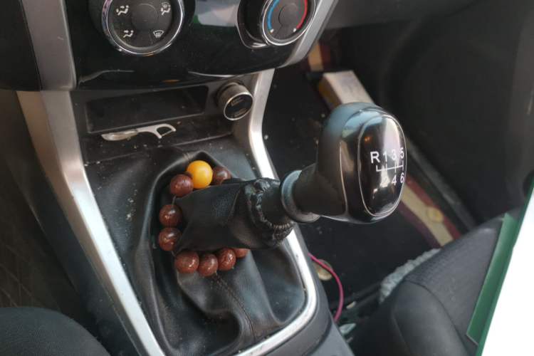 Used Isuzu D-MAX 2018 2.5T Two-Wheel-Drive Base Version JE4D25Q5A