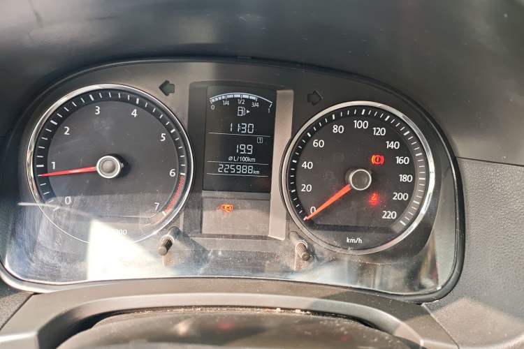 Used Volkswagen Lavida 2011 1.6L Manual - Premium Edition Odometer Close Up