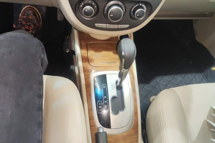 Used Buick Excelle 2015 1.5L Automatic Classic Model Gear Lever