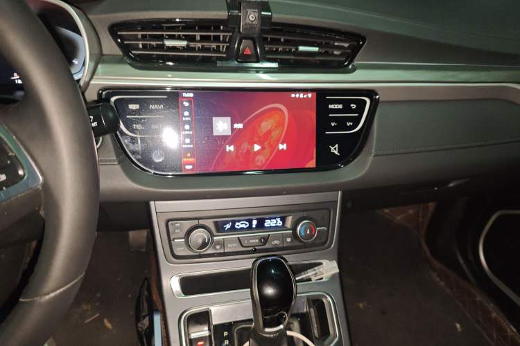Used Geely Auto Emgrand 2019 Leading Edition 1.5L CVT Upward-Connected Model China VI Standard
