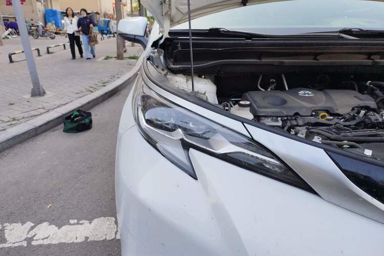 Used Toyota SIENNA 2021 2.5L Hybrid Platinum Edition
