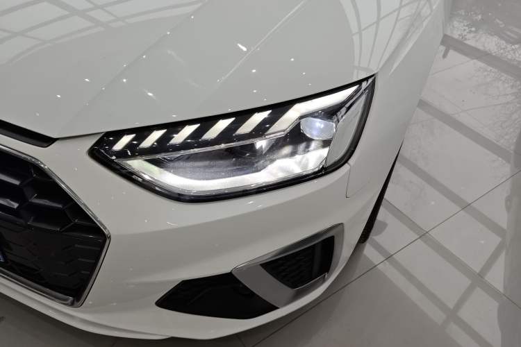 Used Audi A4L 2022 40 TFSI Fashion Dynamic Model
