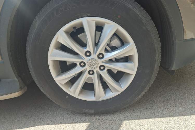 Used Buick Envision 2016 28T Four-Wheel Drive Luxury Model Right Front Wheel Hub
