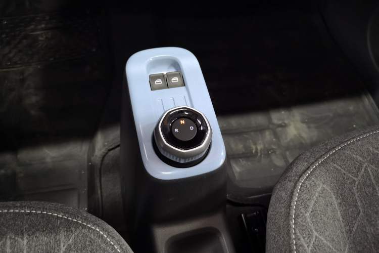 Used Geely Galaxy Panda 2024 Panda Mini 200km Endurance Bear
