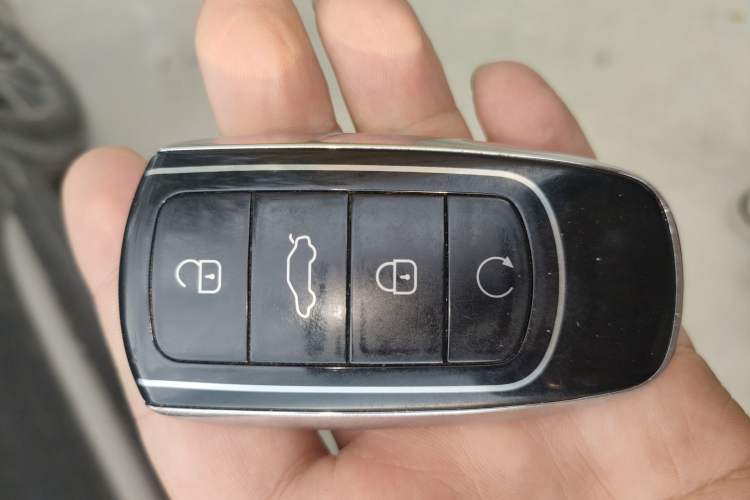 Used Chery Tiggo 8 PRO 2024 Champion Edition 290T Two-Wheel Drive Shining Version 5 Seats
