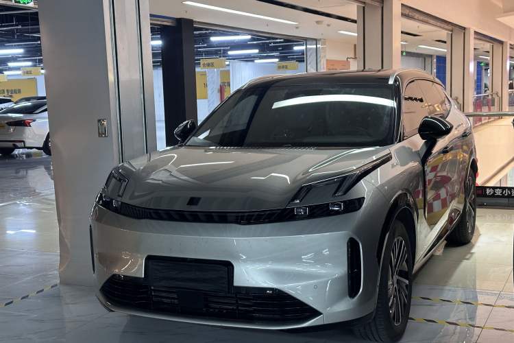 Used Lynk & Co 08 EM-P 2024 120km Long-Range Plus
