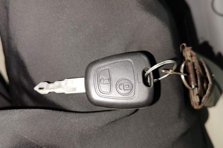 Used Peugeot 207 2011 Sedan 1.4L Manual Yule Edition
