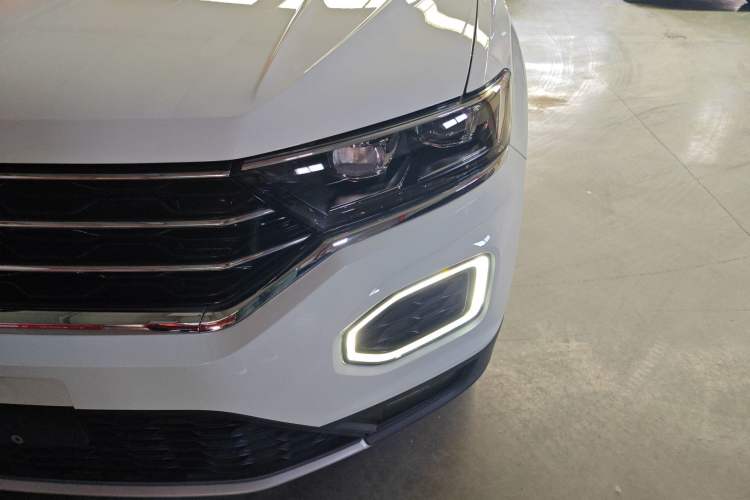 Used Volkswagen T-ROC 2021 280TSI DSG Two-Wheel Drive Comfort Connect Edition
