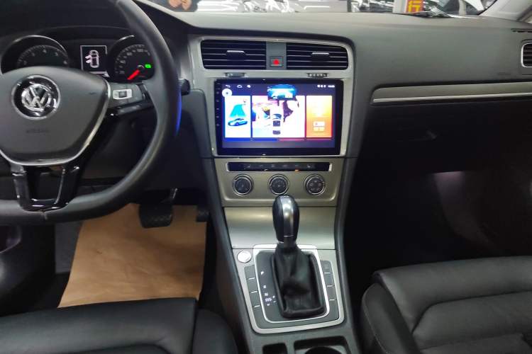 Used Volkswagen Golf 2015 1.4TSI Automatic Luxury Model