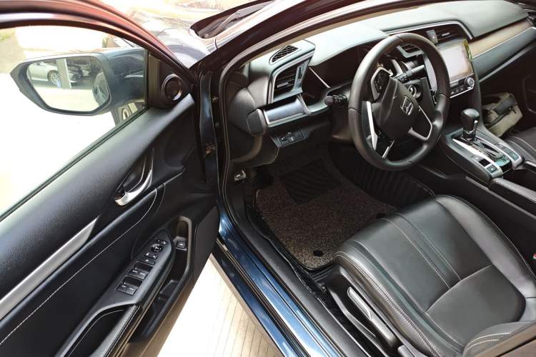 Used Honda Civic 2016 220TURBO CVT Luxury Edition
