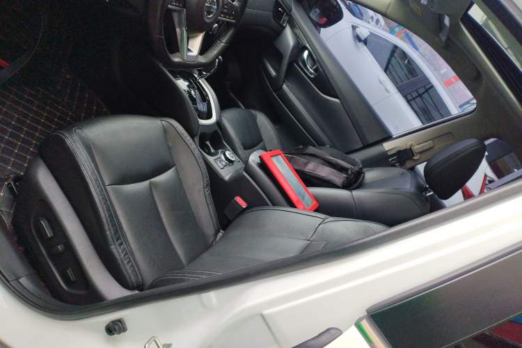 Used Nissan X-Trail 2019 2.5L CVT Smart Connect Luxury Edition 4WD Left Front Seat