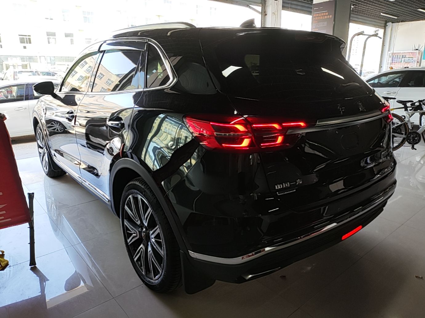 Hongqi HS5 2022 Facelifted Version 2.0T Smart Connect Flagship All-Wheel-Drive Edition — снимка 4