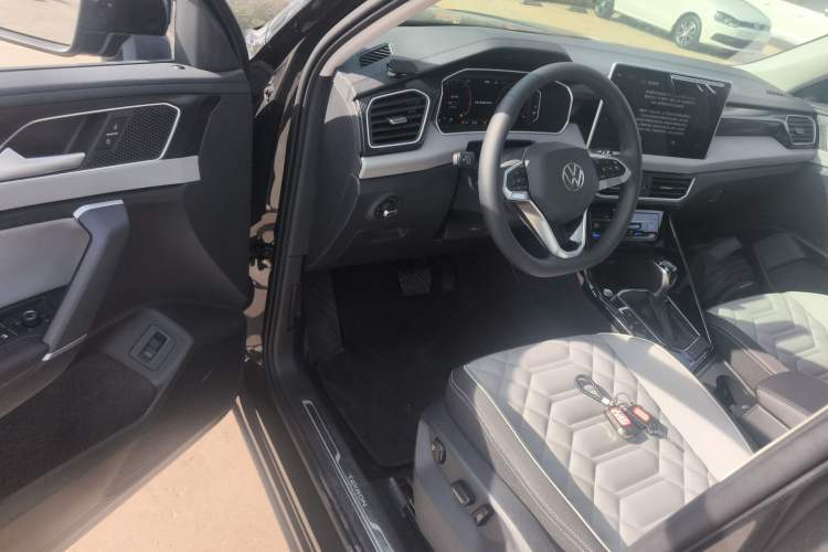 Used Volkswagen Tayron 2024 300TSI Two-Wheel-Drive Luxury Plus Advanced Version Driver Seat