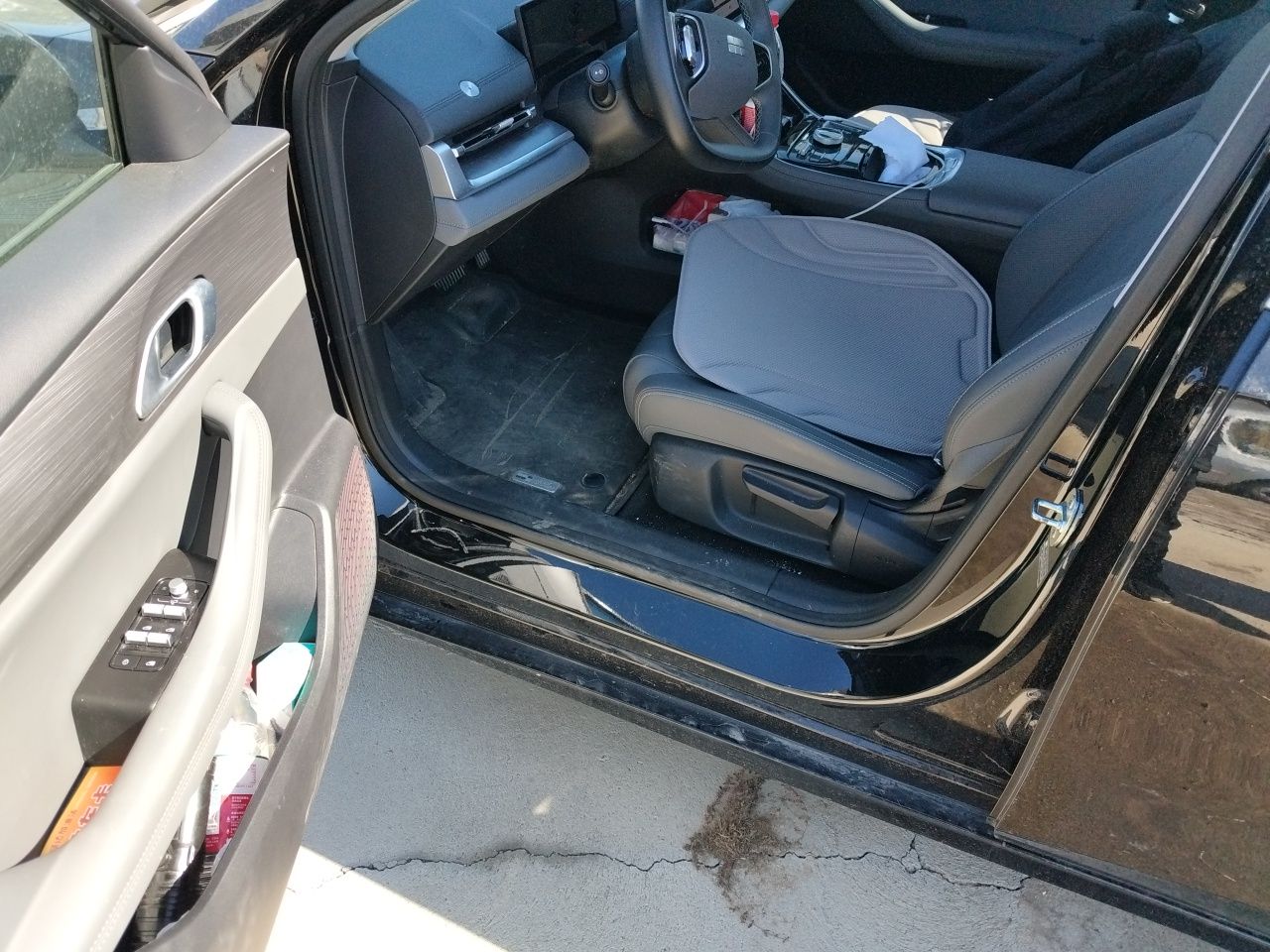 Geely Galaxy A7 2025 Model EM-i 70km Luxury Edition — снимка 16