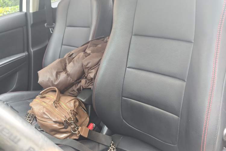 Used Mazda CX-5 2015 2.0L Automatic Two-Wheel Drive Urban Version Left Front Seat