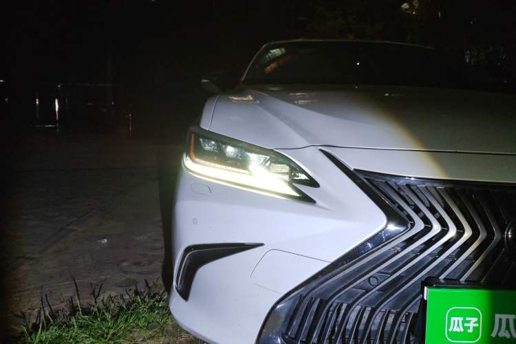 Used Lexus ES 2020 300h Premium Edition