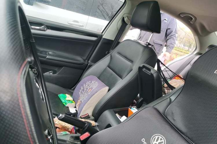 Used Volkswagen Sagitar 2015 1.6L Manual Comfort Model